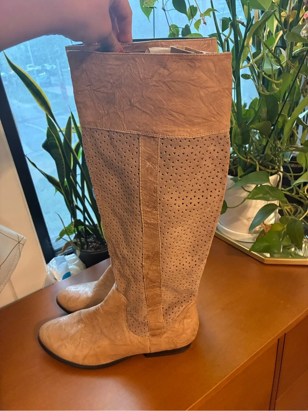 BC GENUINE LEATHER Perforated boots SZ 10